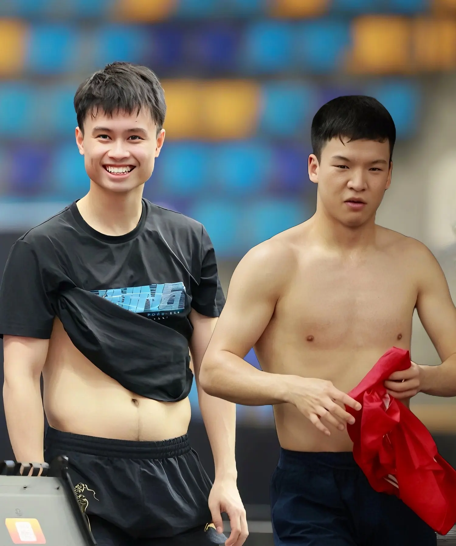 支巴两下的 支巴两下的