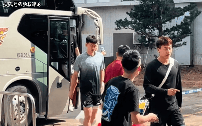 扰的崔永熙, 体育中心体